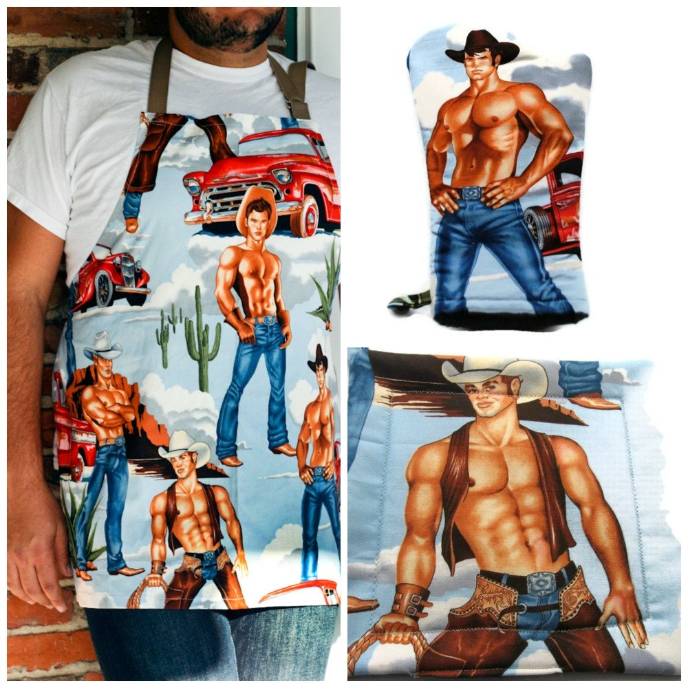 Unisex BBQ  Set of 3 Apron  Potholder and Oven Mitt Men Women Alexander Henry Cowboy