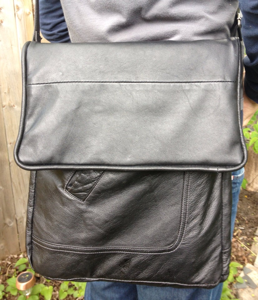 Unisex multipurpose shoulder bag