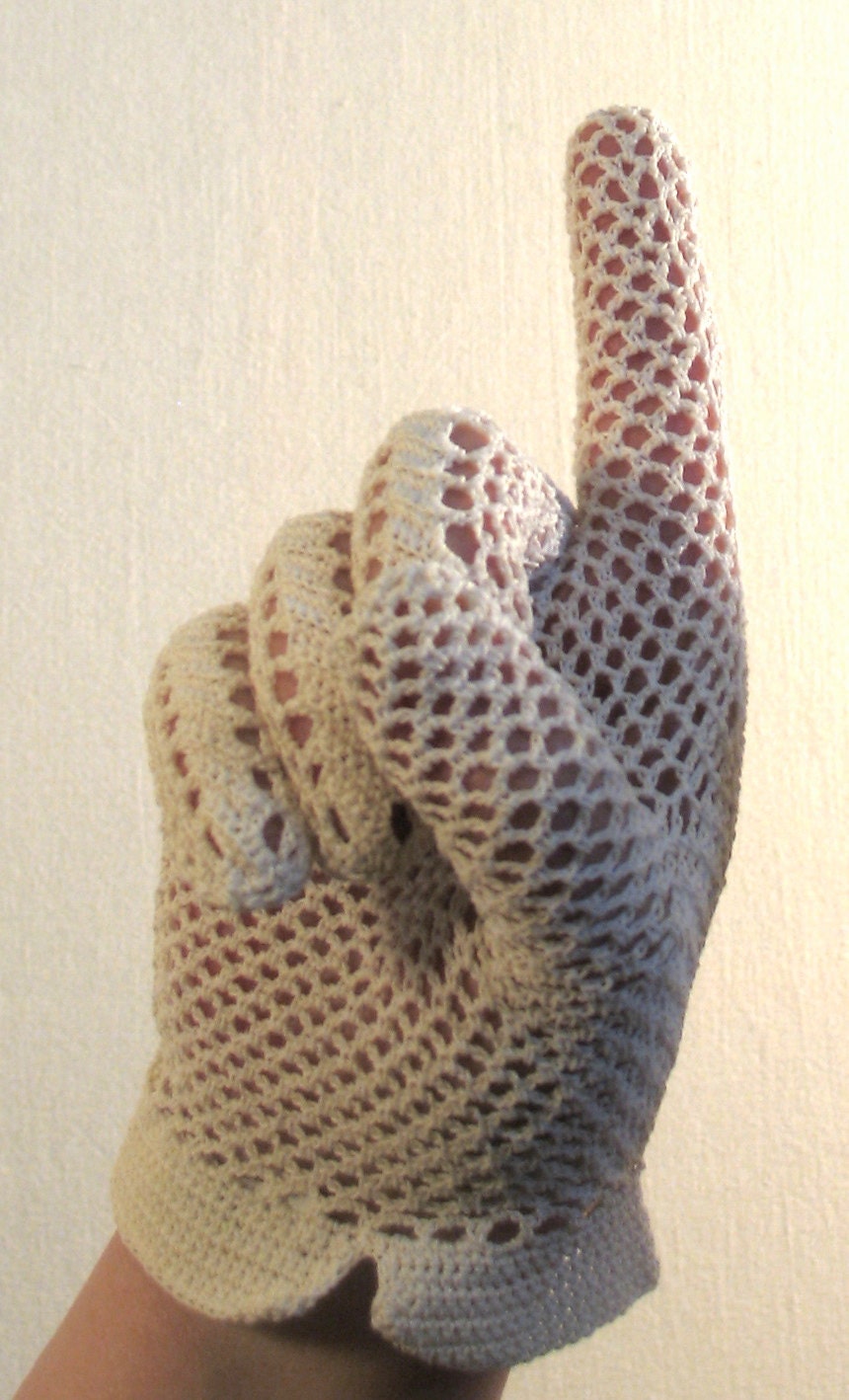 Vintage 60s Gloves / Hand Crochet Lace / Fishnet / White / NOS L