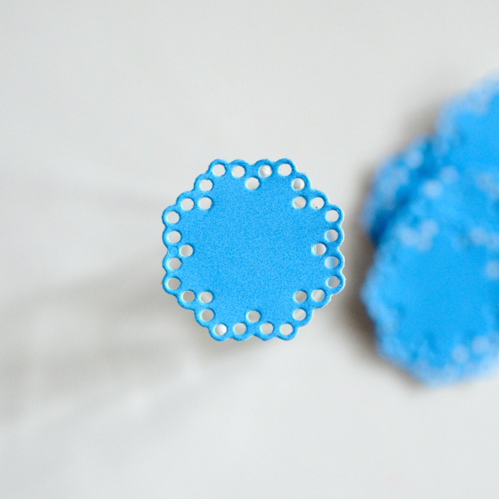 10 Paper Doily Stickers Envelope Seals Summery Blue