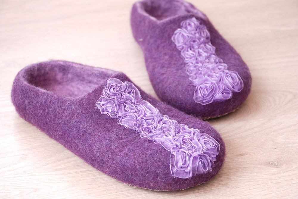 READY to SHIP Felted slippers EMILY in purple, size 40