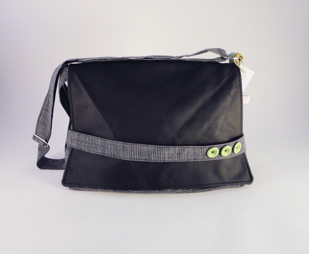 Messenger Bag - the Triangle Messenger