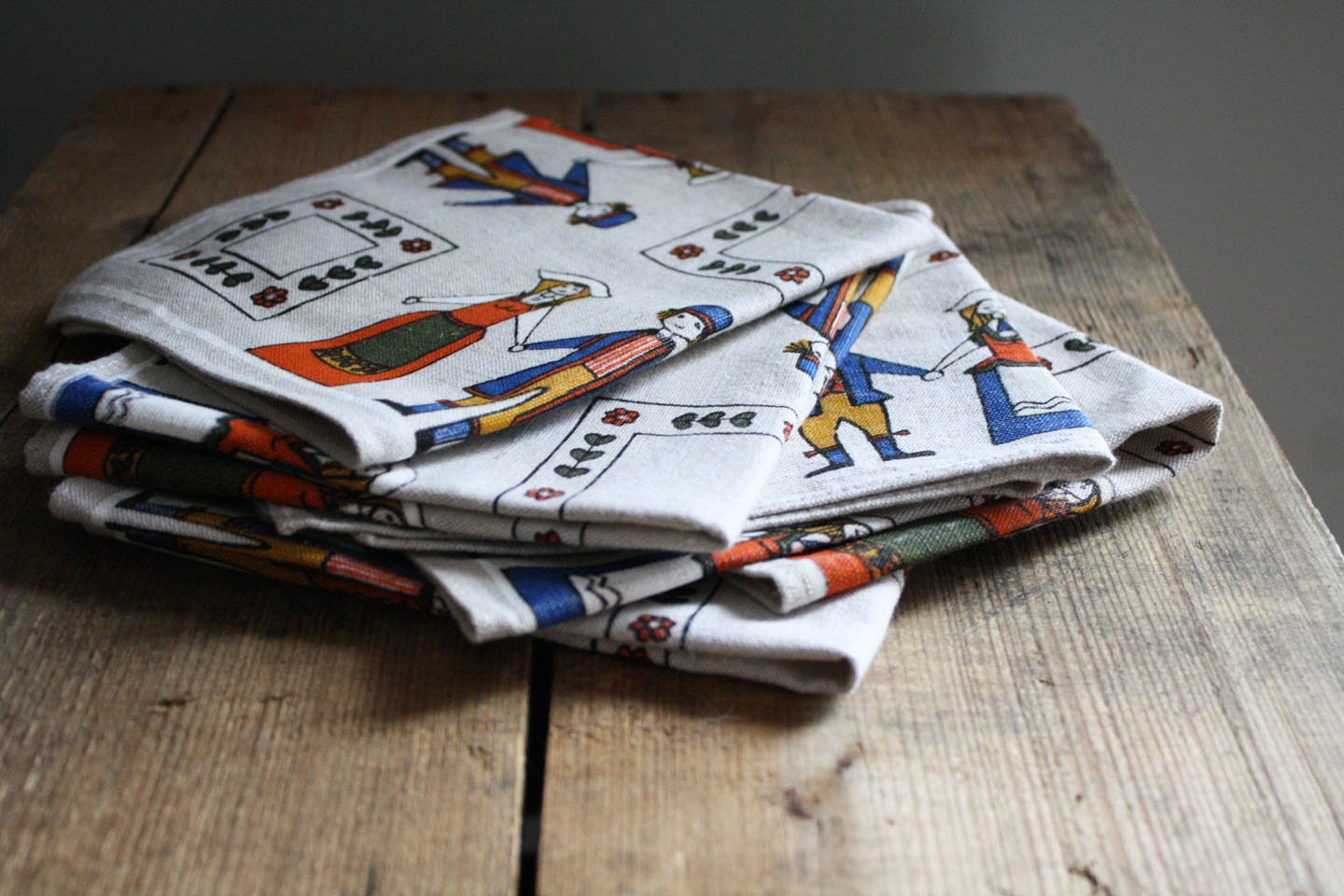 vintage. mid century modern. danish. pilgrim. townspeople linen napkins. set of six.