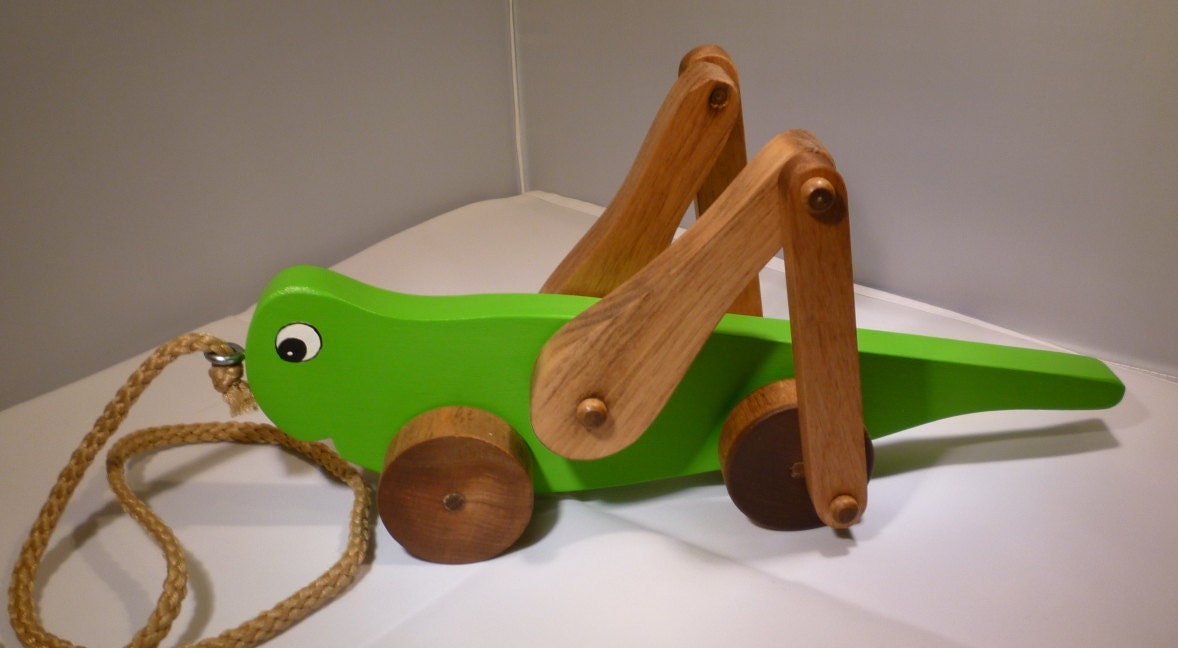 Grasshopper Pull Toy - Lime Green