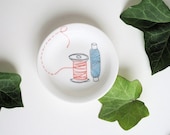 Tea bag holder - Two spools of thread - blue