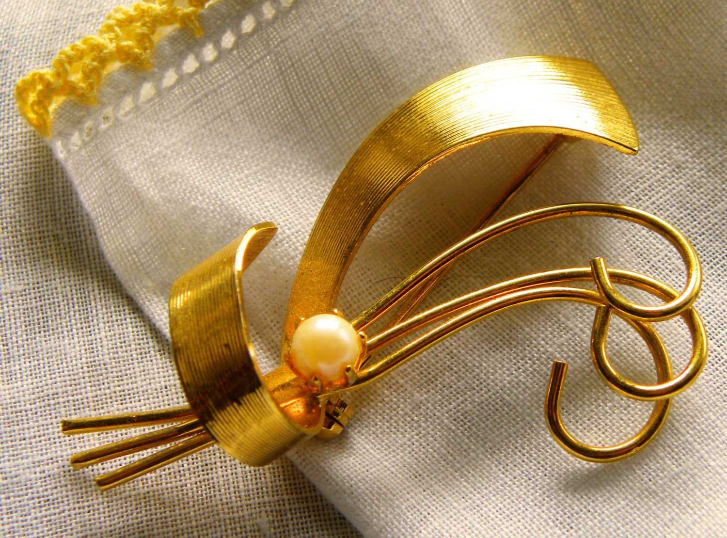 Dainty Gold Tone Pin Brooch Vintage, One Lovely Faux Pearl, Shipping Included