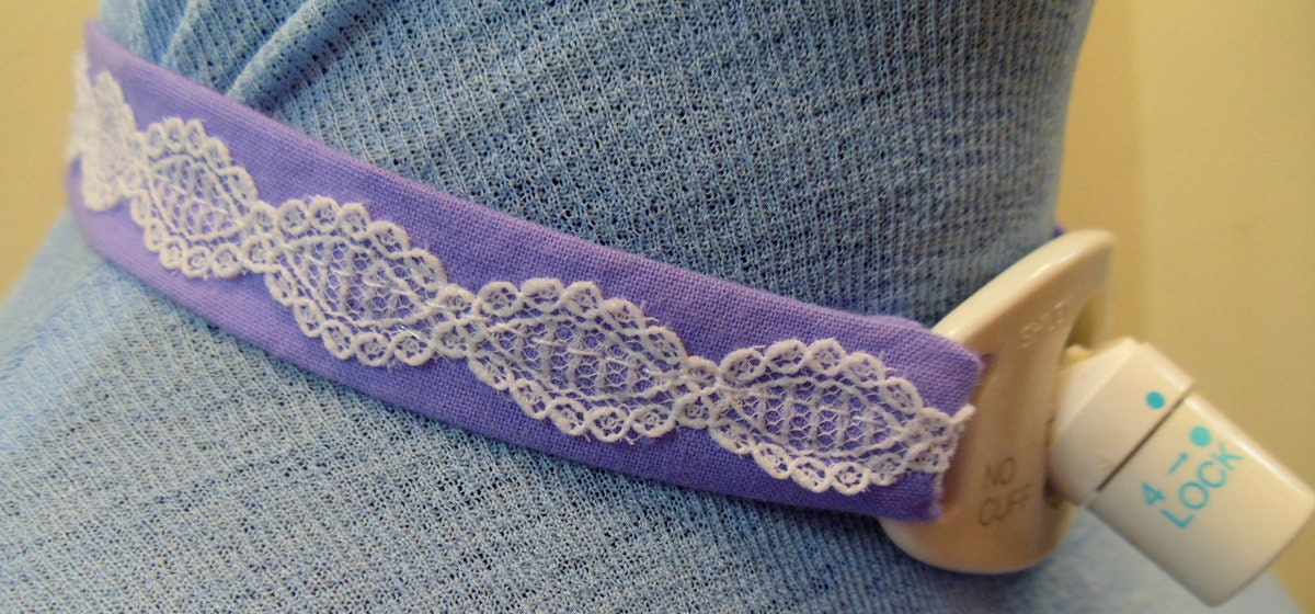 Trach tie-band  -lilac with lace