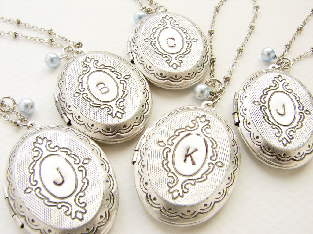 Wedding Bridal party Bridesmaid necklace, Personalized initial locket necklace 5 monogram necklace Bridal Bouquet Locket
