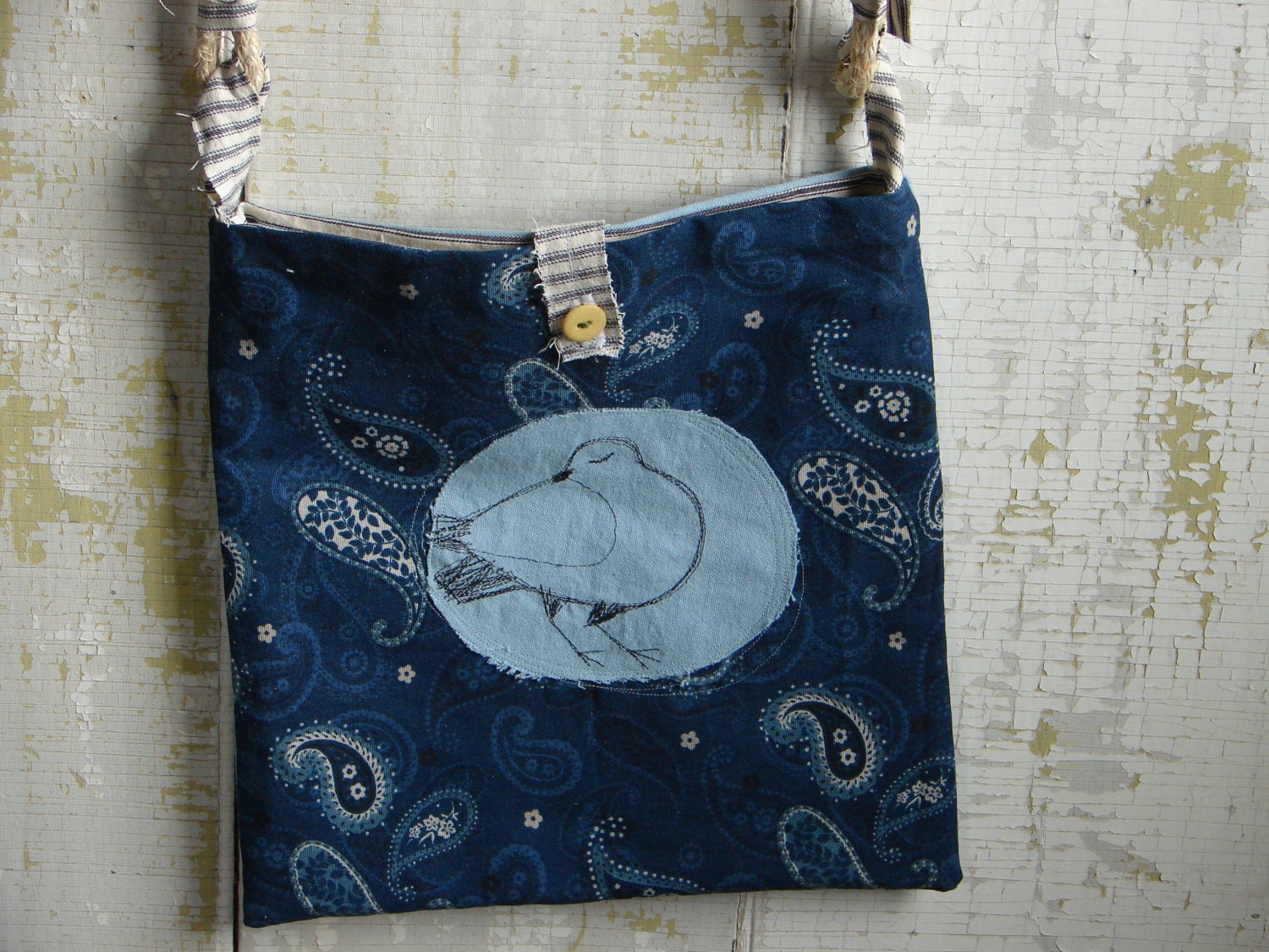 Tote with free style sewn bird, cotton, blue