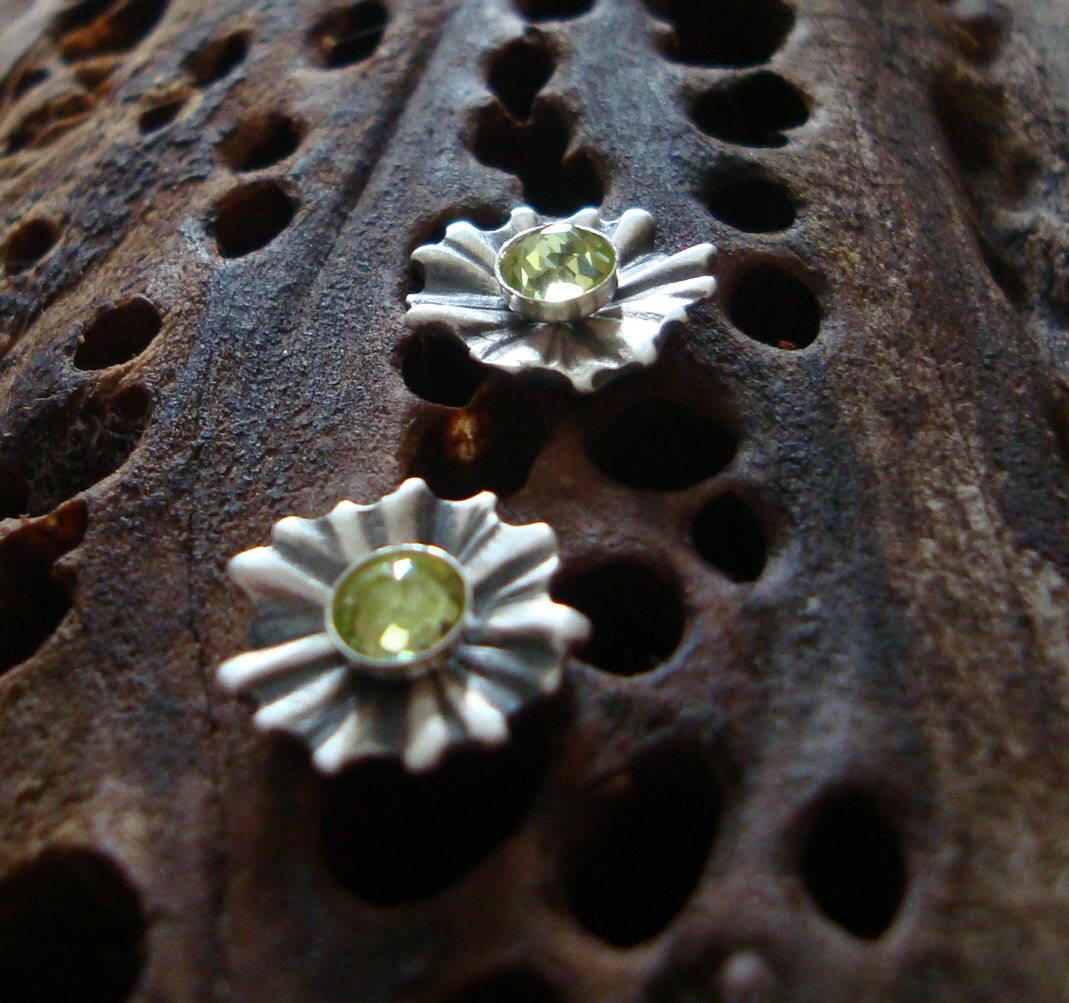 Mother's Day Flower Stud Earrings Peridot 4mm cabochon oxidized sterling silver Gift for Her  girl women Pastel Green Lime Spring Jewelry