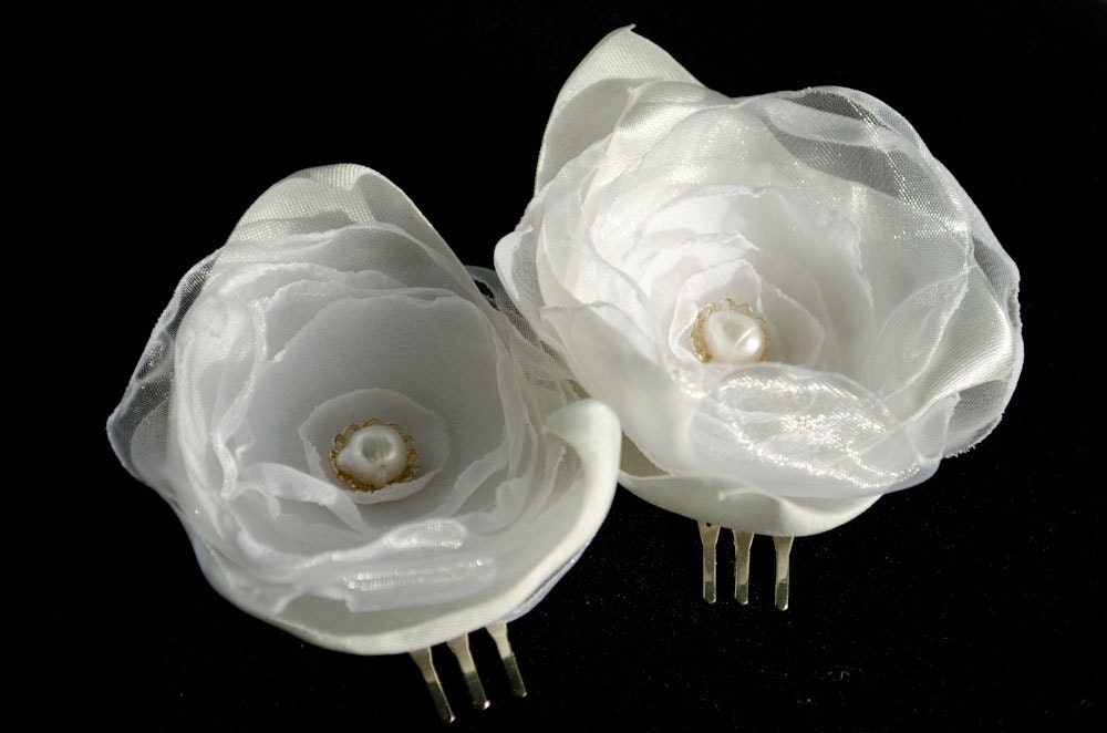 Ivory Bridal Hair Combs - Set of 2 Ivory Flowers - White Pearls - Handmade Wedding - Wedding Hair Accessories - Flowers and Pearls