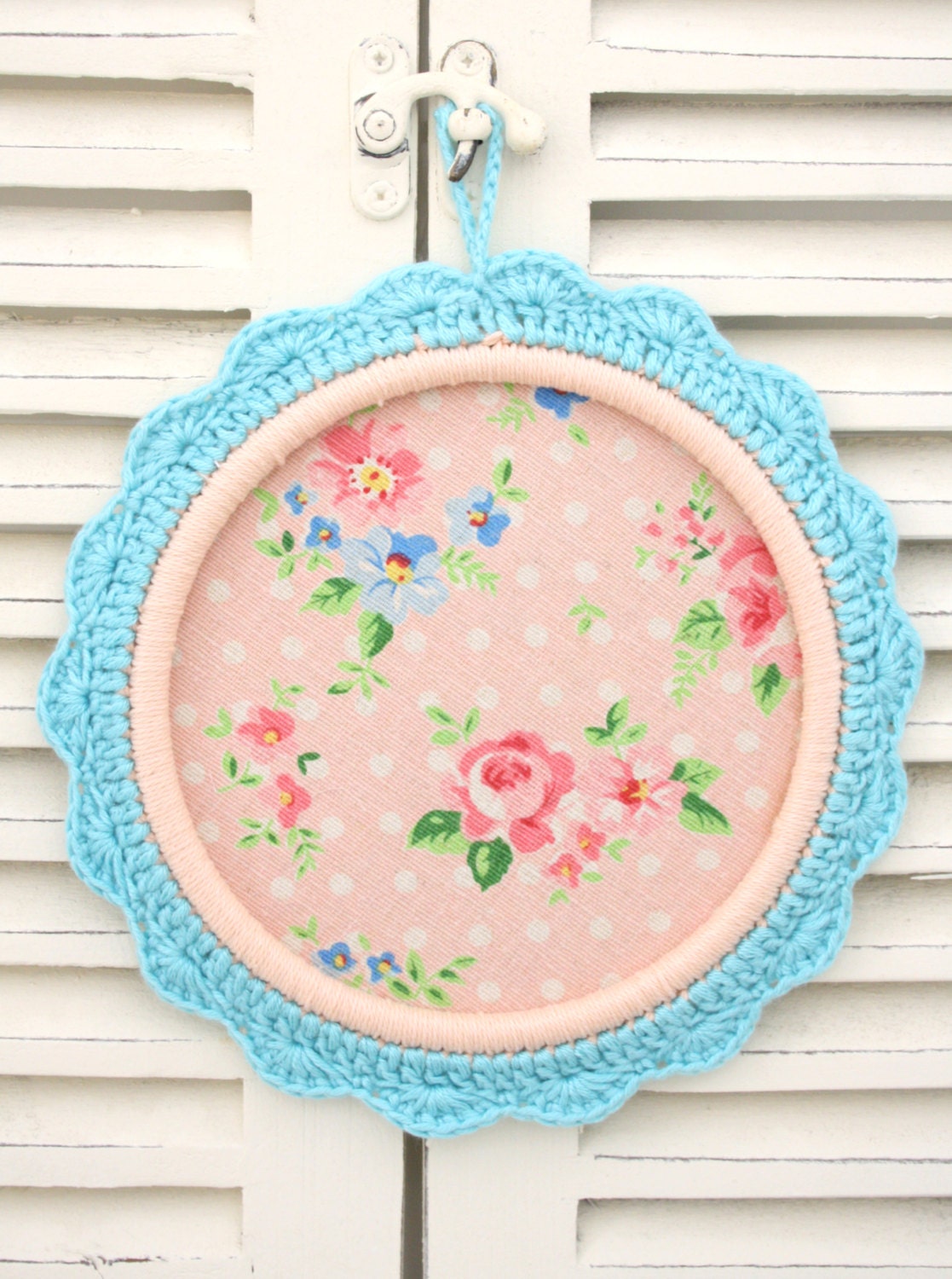 Crochet flower frame