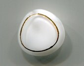 NBS Medium Modified Triangle Vintage White Moonglow with Gold Luster