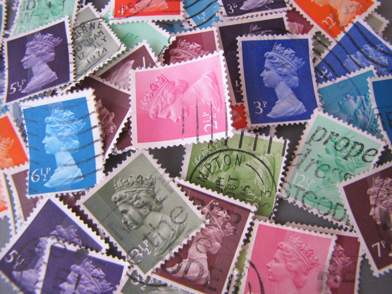 50 x Queen Elizabeth Assorted Colors British Postage Stamps from United Kingdom
