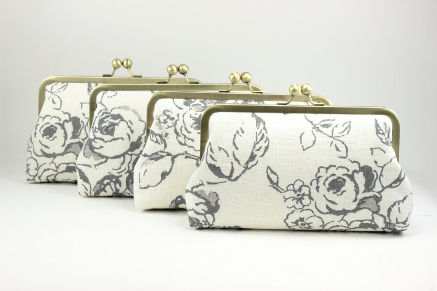 Set of Bridesmaids Clutches / Bridesmaids Gift / Personalized Gift for your Bridesmaids (4 Gray Painted Roses Clutches)