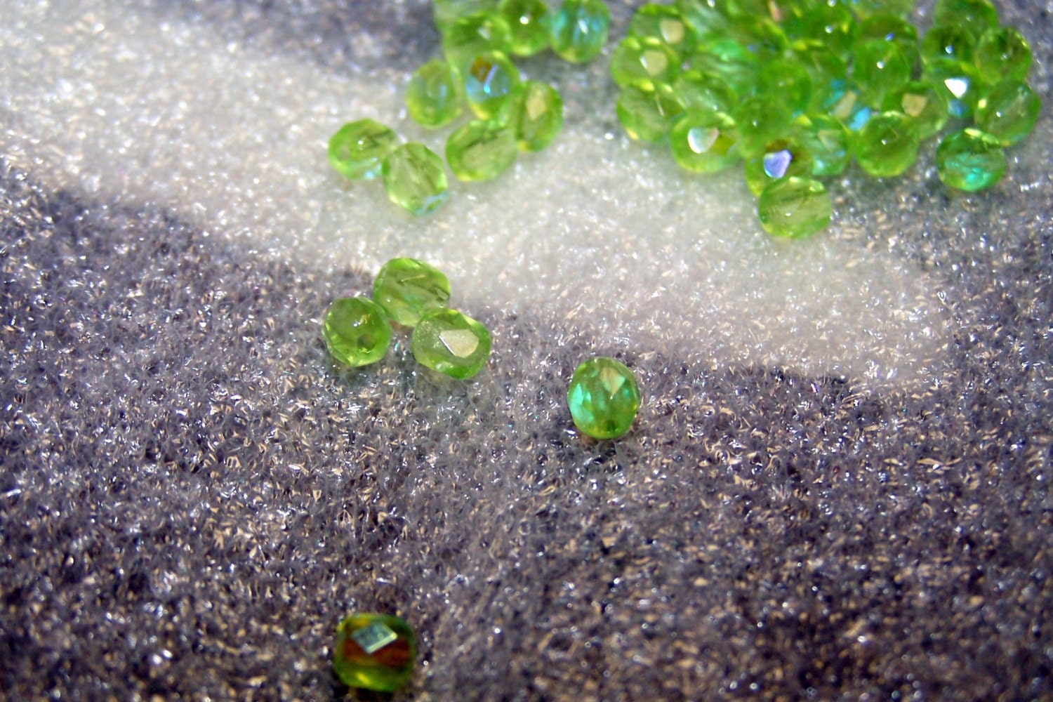 Destash - Light Green Irradecent 4mm Beads