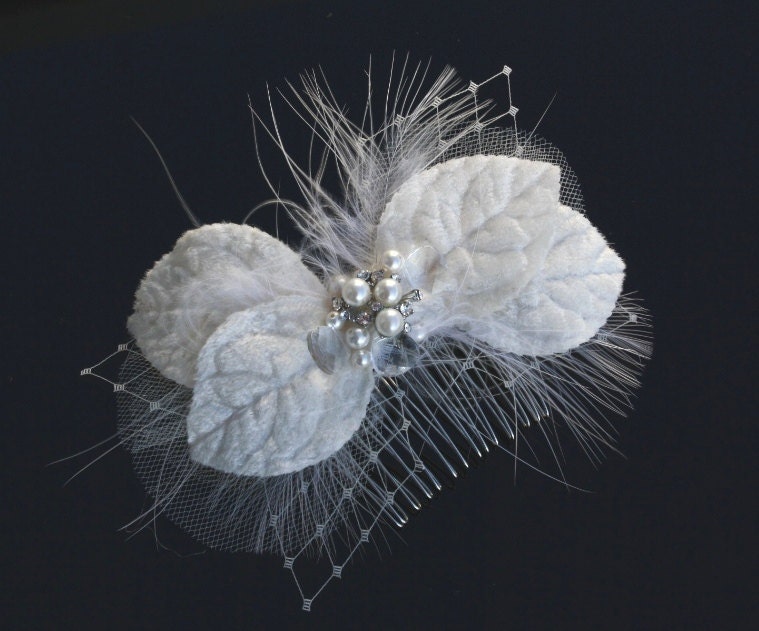 Bridal Fascinator, Feather Fascinator, Wedding Head Piece, Wedding Hair Accessory, Ivory Feather Haircomb