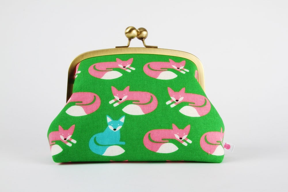 Travel pouch - Nordic fox on green - metal frame clutch bag