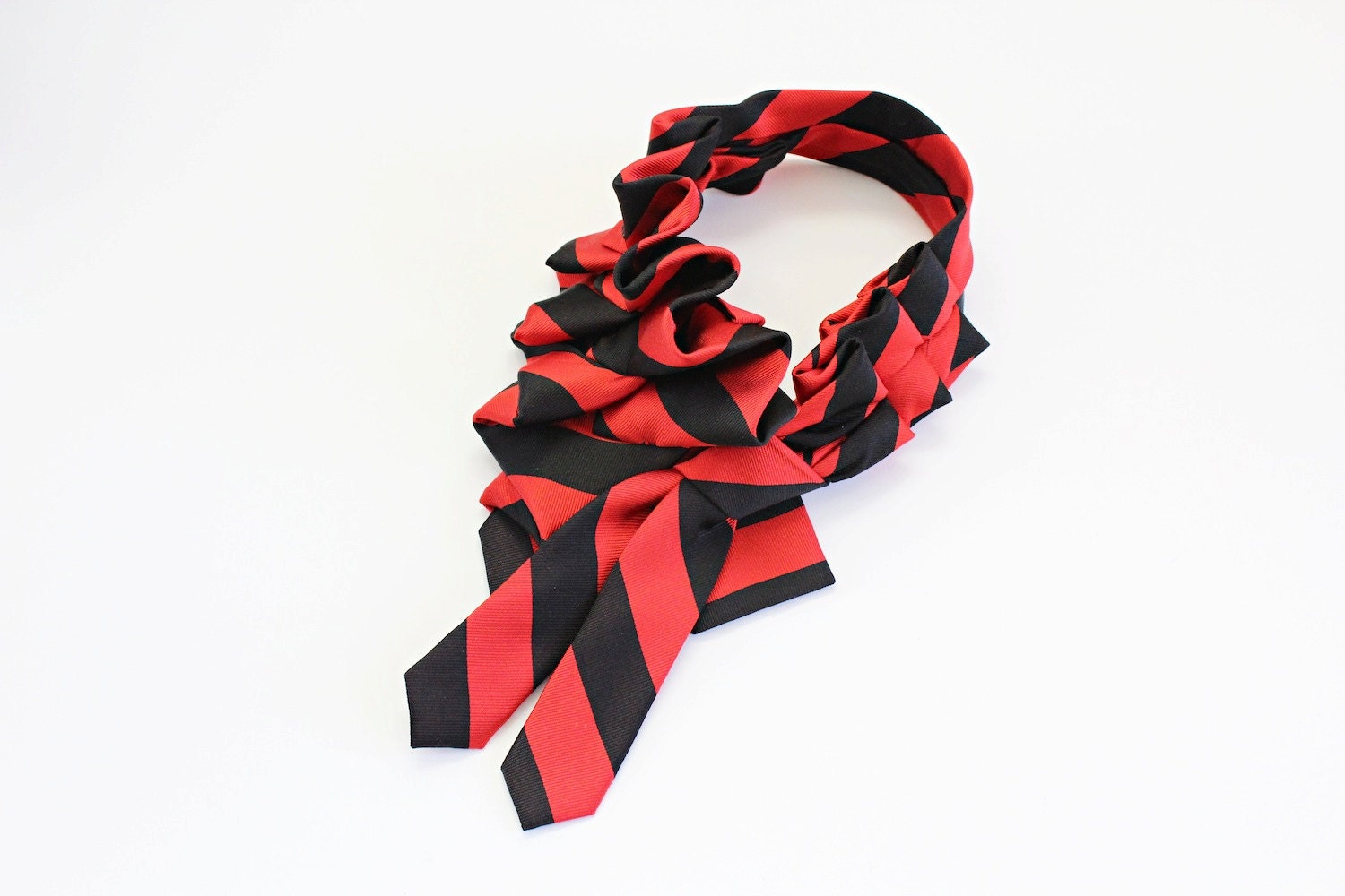 Red and Black Silk Katherine Necktie Ruff