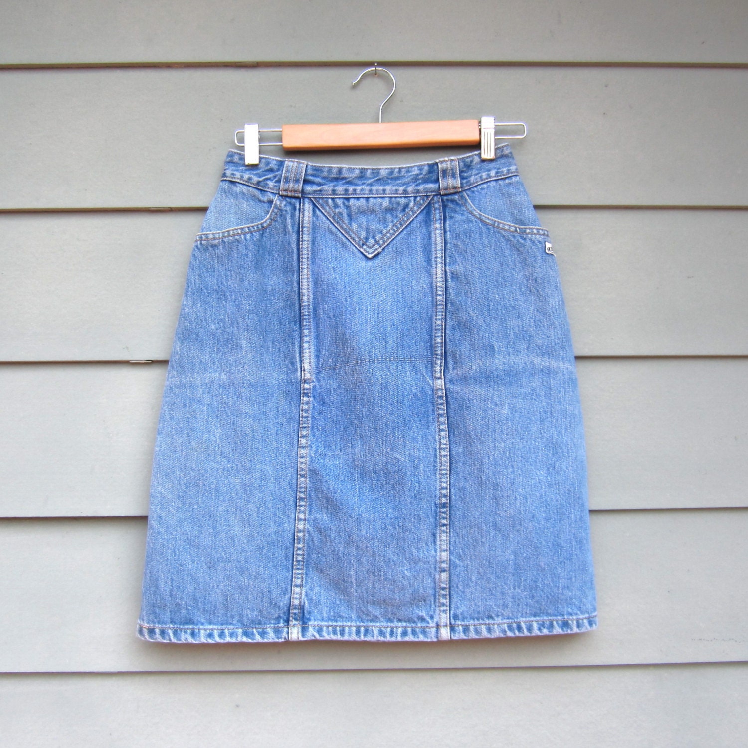 SALE .....80s GUESS Jean skirt