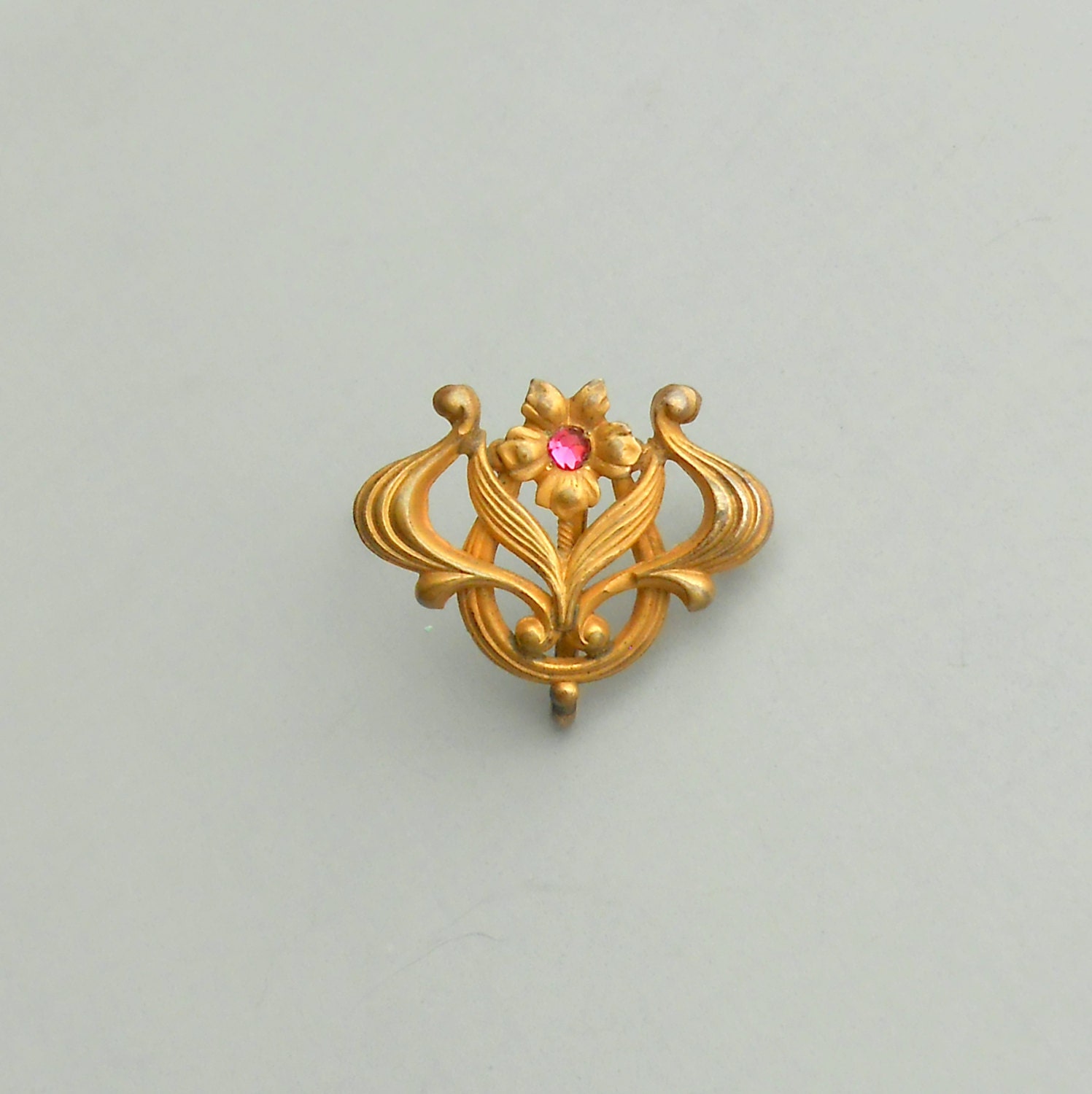 Art Nouveau Watch Pin. Pink. Floral.