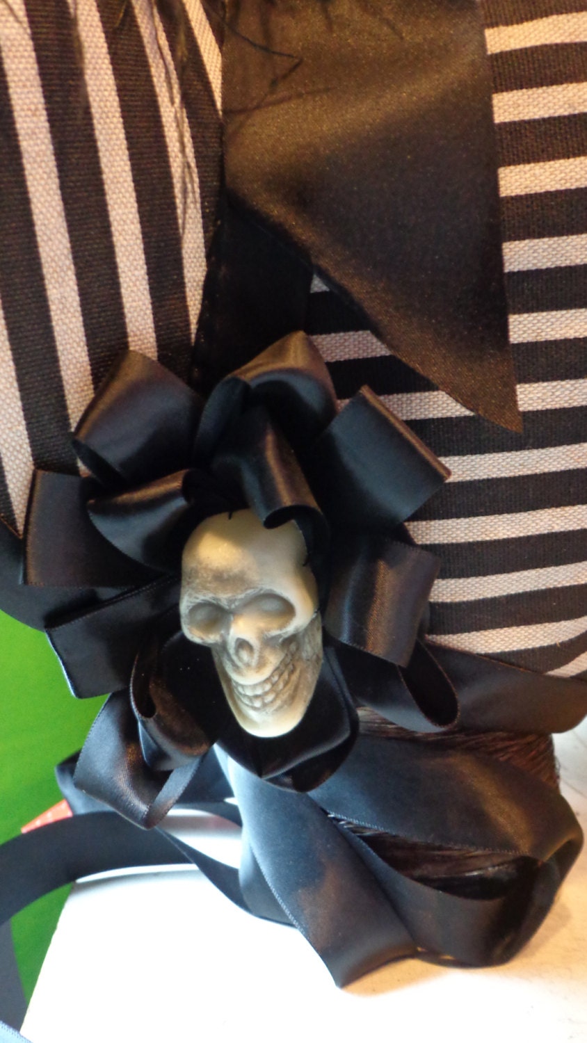 Bonnet Striped Gothic Lolita Skull and Bow