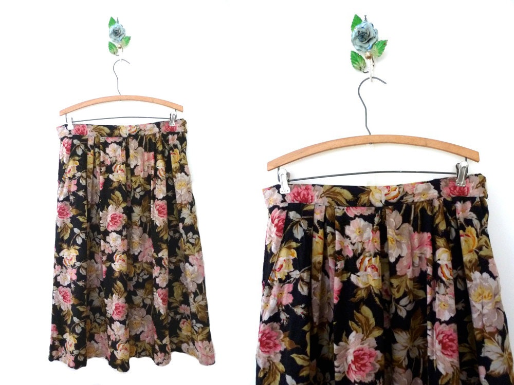 Floral Skirt . Midi Length . Cottage Roses . Black Floral . Rayon . L XL
