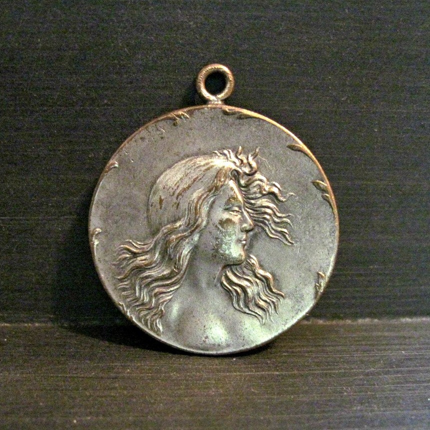 Historical New York City Souvenir 1906 - Happy New Year - Art Nouveau Pendant - Advertising Token  Medallion - Ross W Weir & Co - Ladys Face