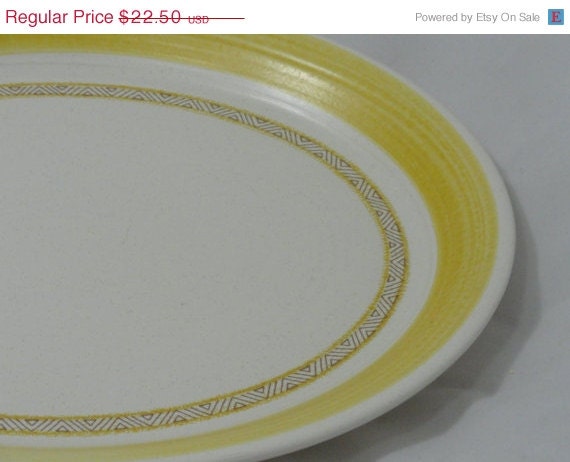 SALE Vintage Platter . Serving Platter . Franciscan . Turkey Platter . Yellow