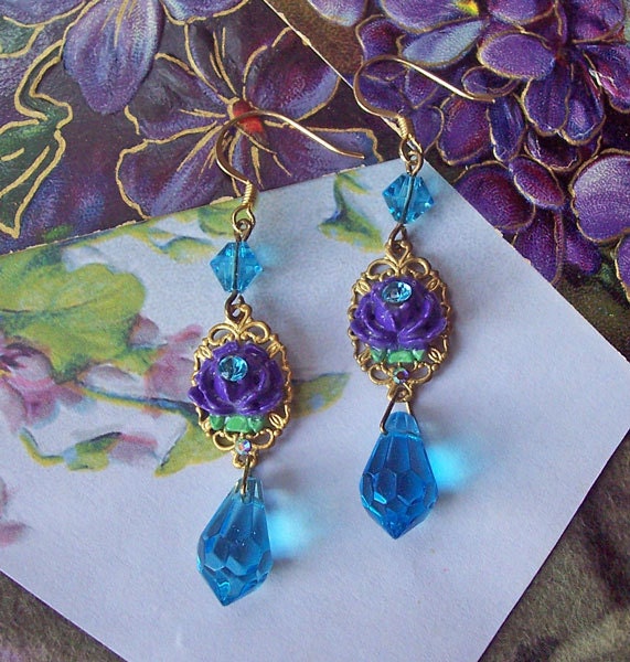 Violet Roses - Aqua Drops - Vintage Rose Earrings