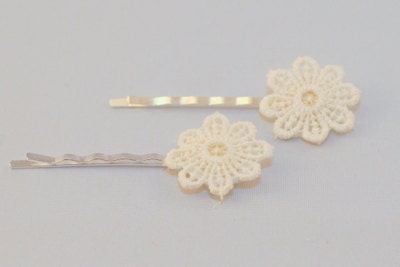 Vintage lace hair clip pair