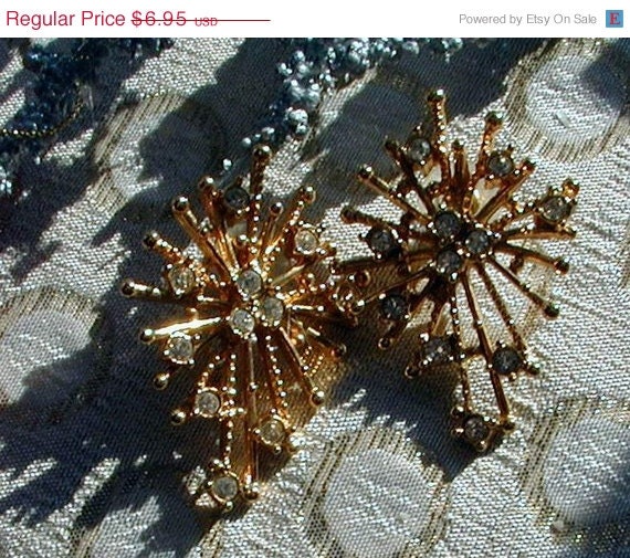 May sale Goldtone Pierced Rhinestone Earrings Lots Bling. Gift box JPE17