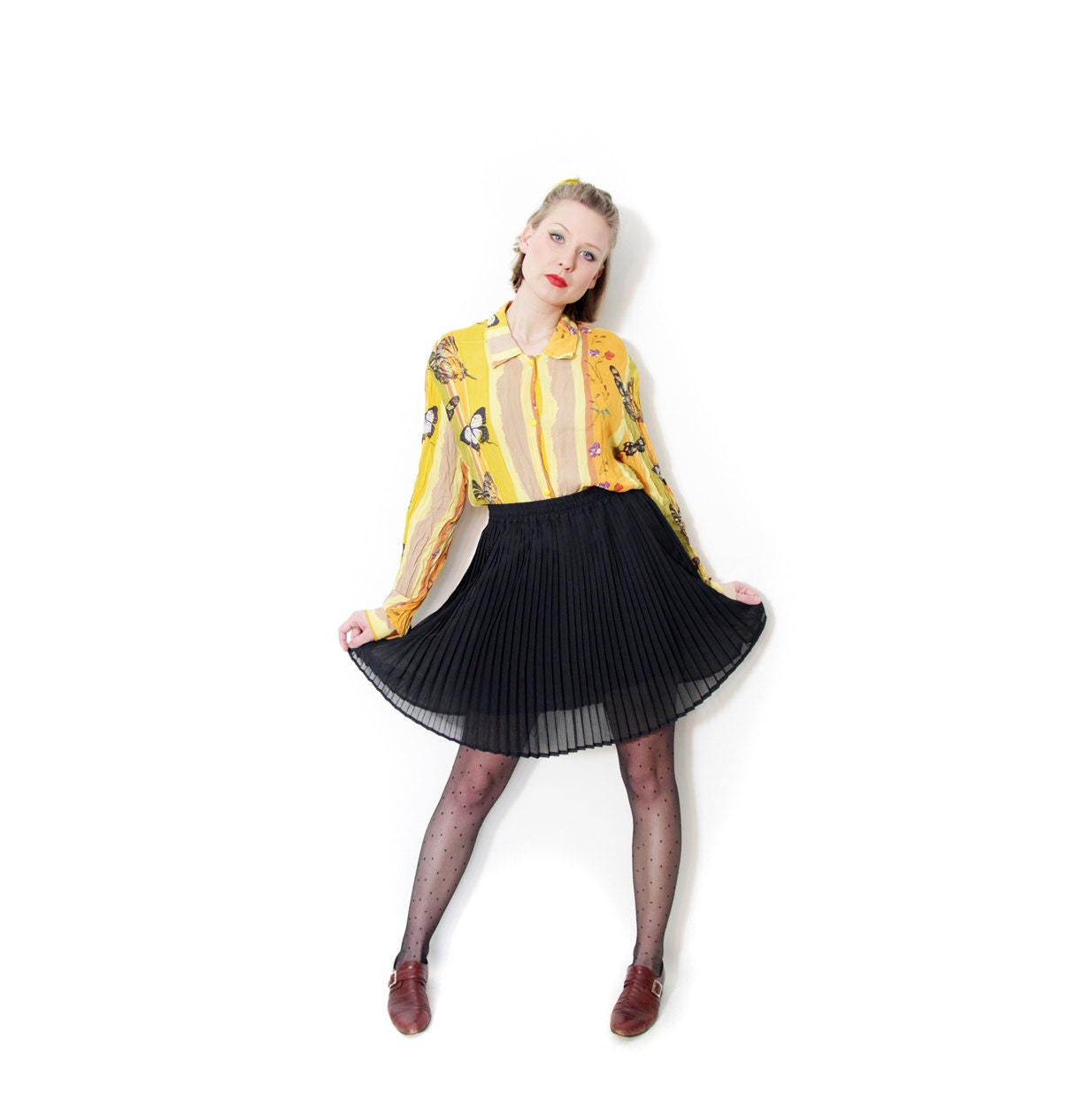 Vintage skirt / black pleat mini skirt / size M-L