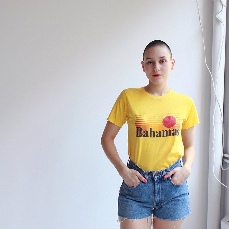Vintage 70's t-shirt - Bermuda - yellow - unisex