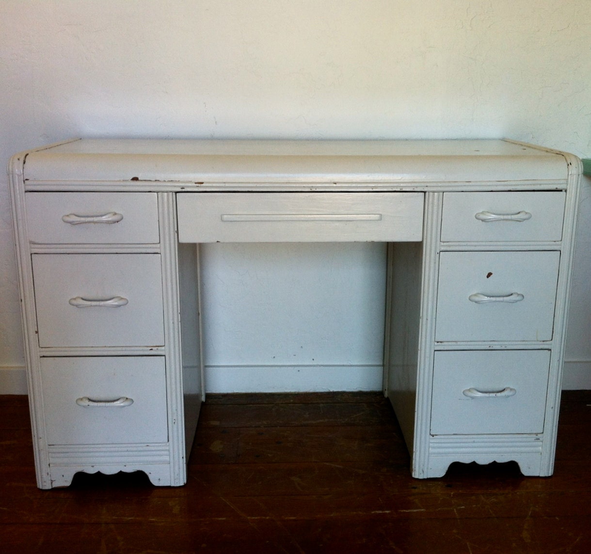 Art Deco Vintage 1940s White Gloss Vanity Desk