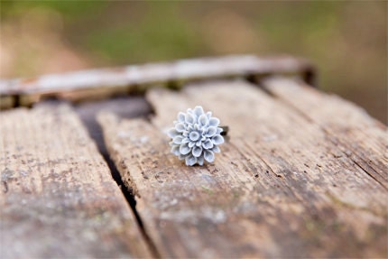 Grey Flower Chrysanthemum Ring // Bridesmaid Gifts // Bridesmaid Rings // Vintage Wedding // Rustic Wedding