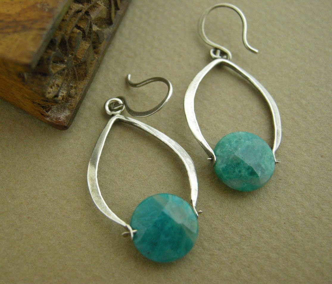 Artisan Brushed Silver Swinging Hope Stone Earrings stringofblue
