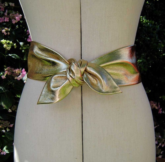 Gold foil leather single petal wrap belt
