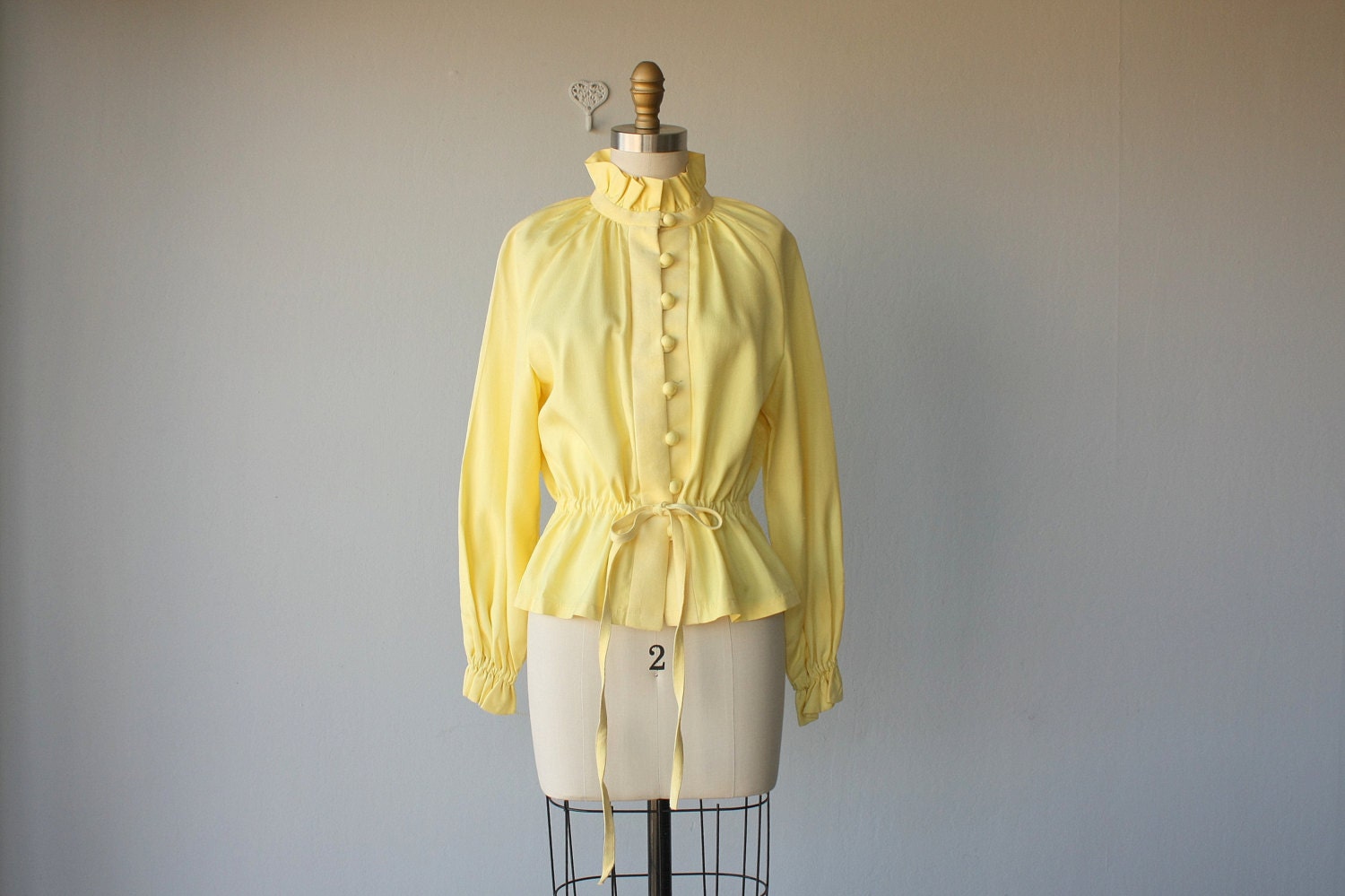 1970s blouse / yellow blouse / peplum blouse / blouson shirt - size small to medium