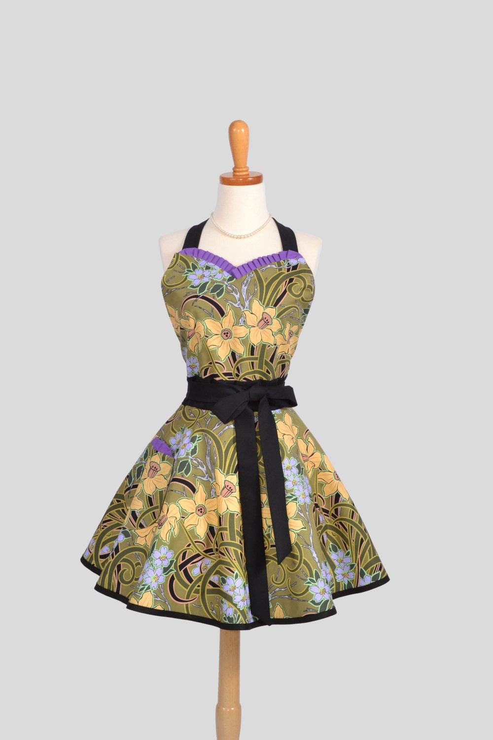 Sweetheart Retro Apron : Handmade Cute Retro in Daffodils and Dogwood Green