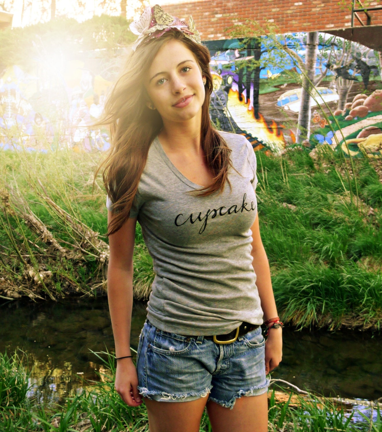 hey there CUPCAKE- womens v-neck gray Small Medium Large XLarge