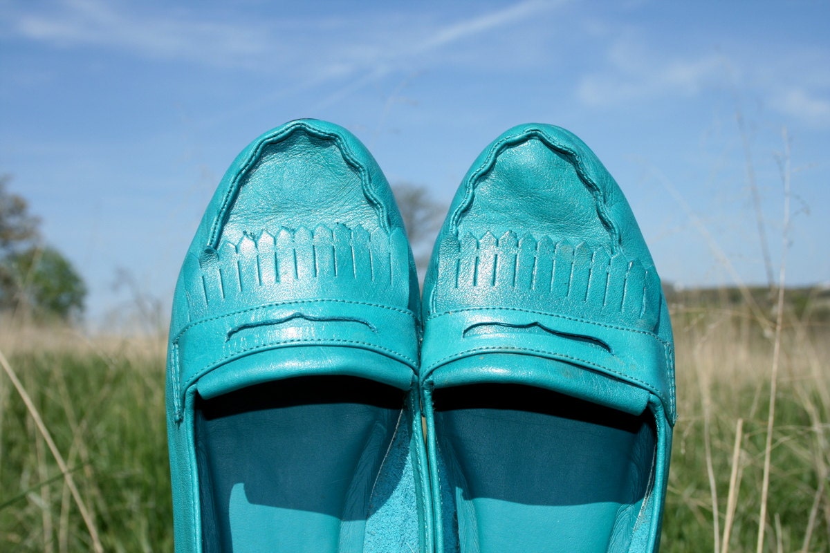 Vintage TURQUOISE Leather Moccasin Penny Loafers Size 10 - Kilty - Preppy Boho - MOOTSIE TOOTSIES