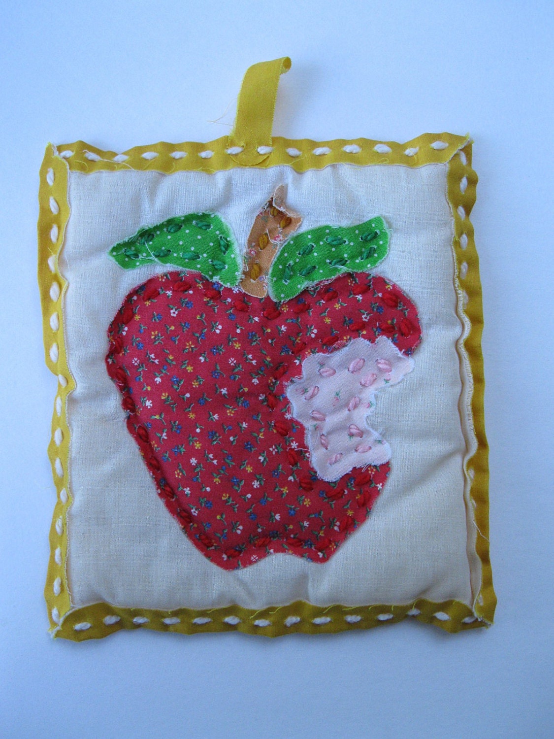 Stitched Apple Wall Hanging, Apple Hanging, Wall Decor, Farm Decor, by mailordervintage on etsy