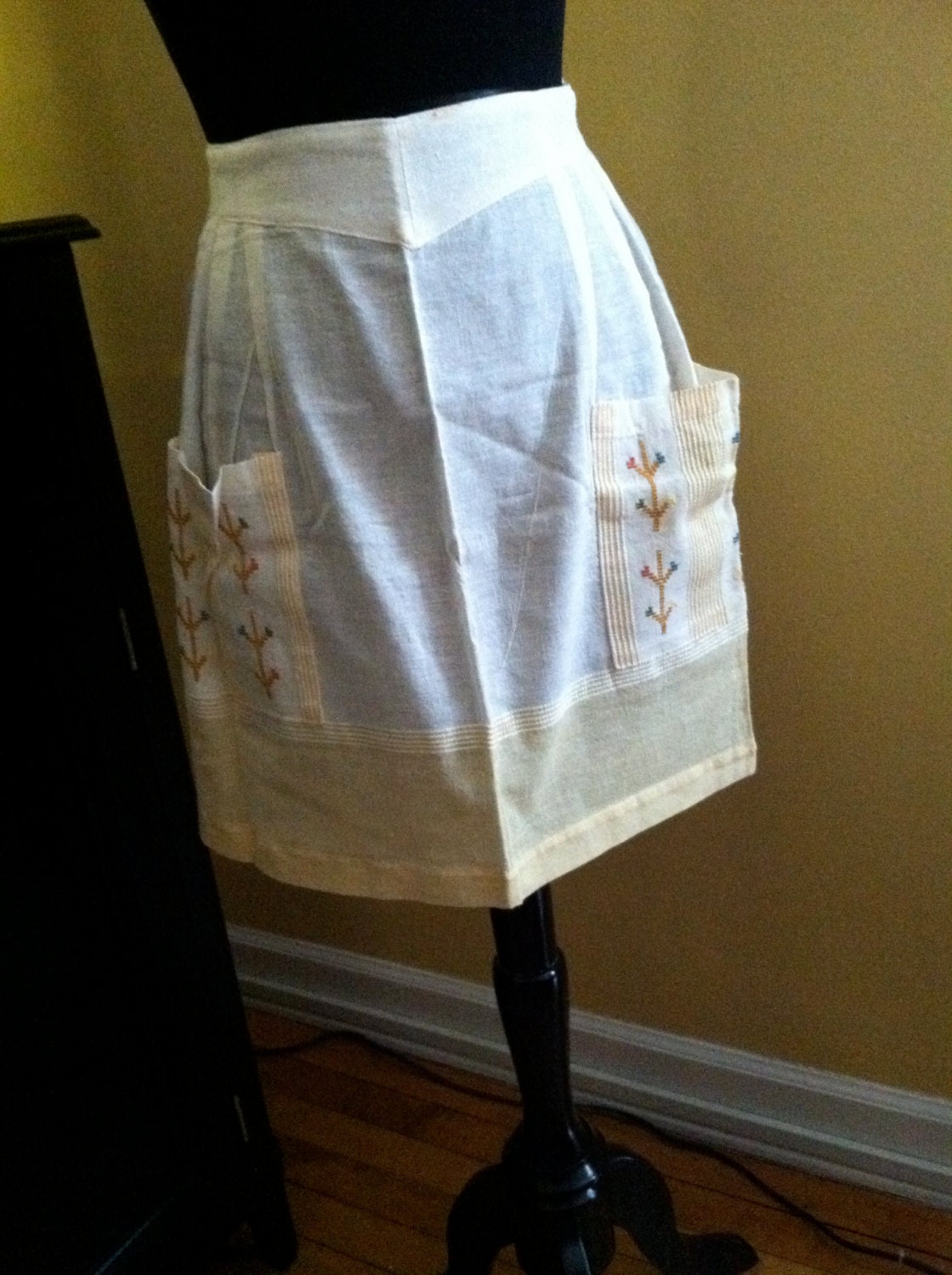 Vintage retro linen yellow white apron