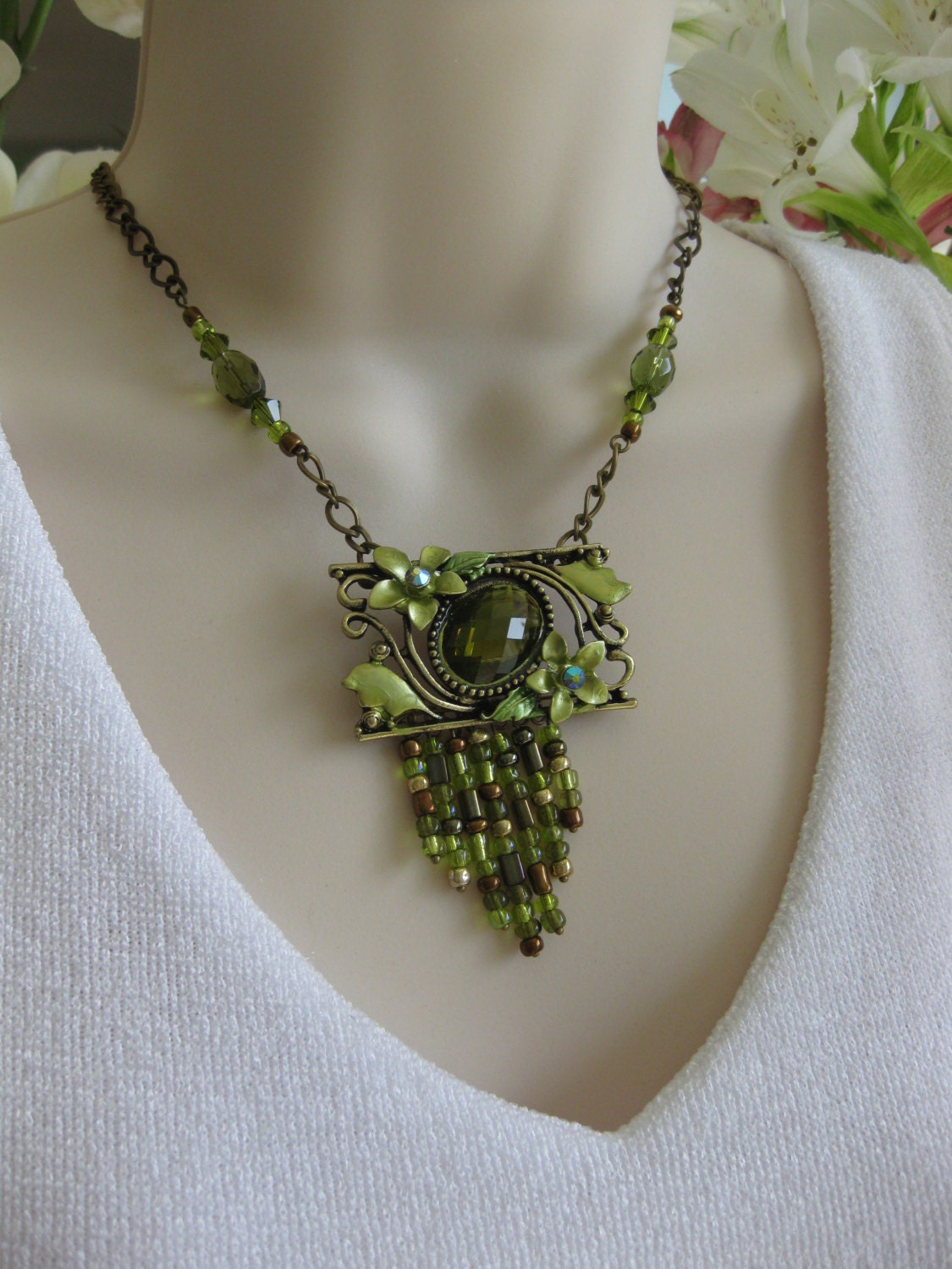 Bead Necklace, Green Necklace, Chunky, Beaded Necklace, Pendant Necklace, Flower Necklace, Chain Necklace, Vintage Inspired