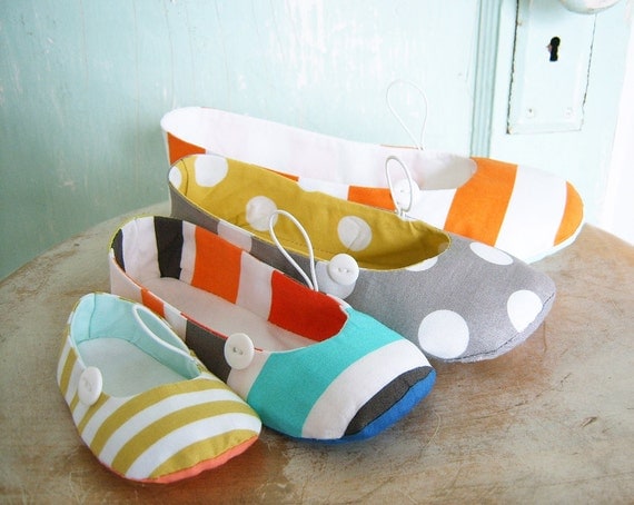 Shoe Sewing Pattern - PDF - Vintage Flair flats sizes newborn to women's size 11