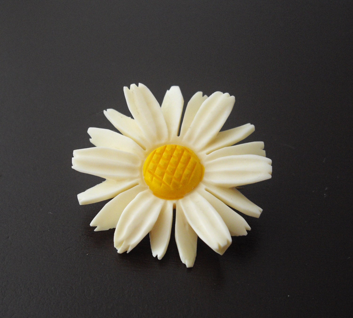 Vintage Carved Ox Bone Daisy Brooch, Daisy Pin, Flower Brooch