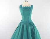 1950's Vintage Dress - Green Blue Sharkskin Cotton Full Skirt Summer Dress