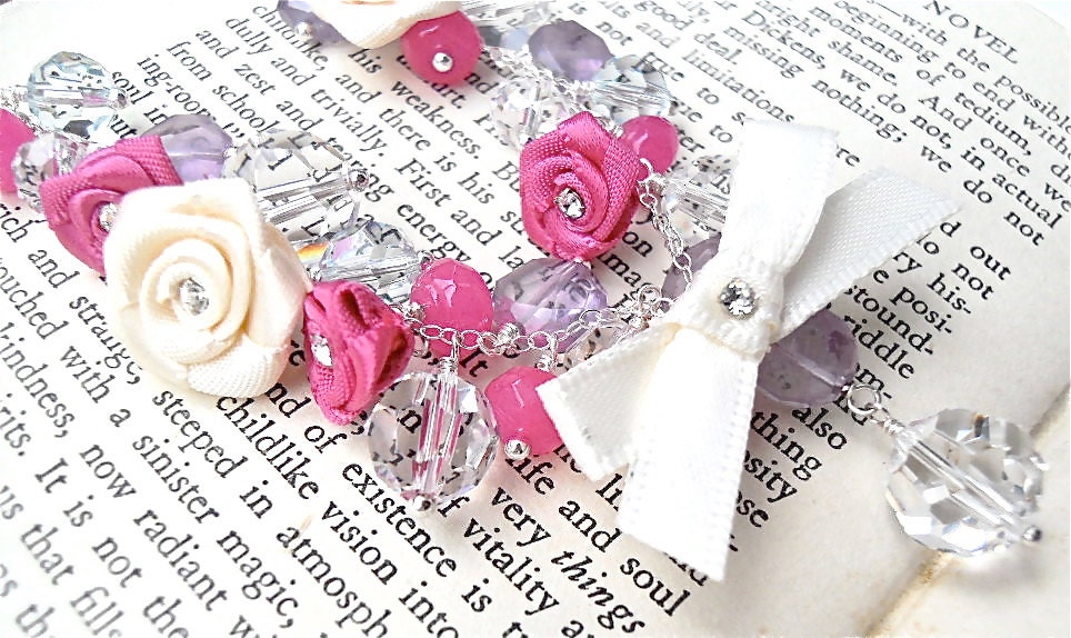 Marie Antoinette's Sparkling Ribbon Roses Necklace