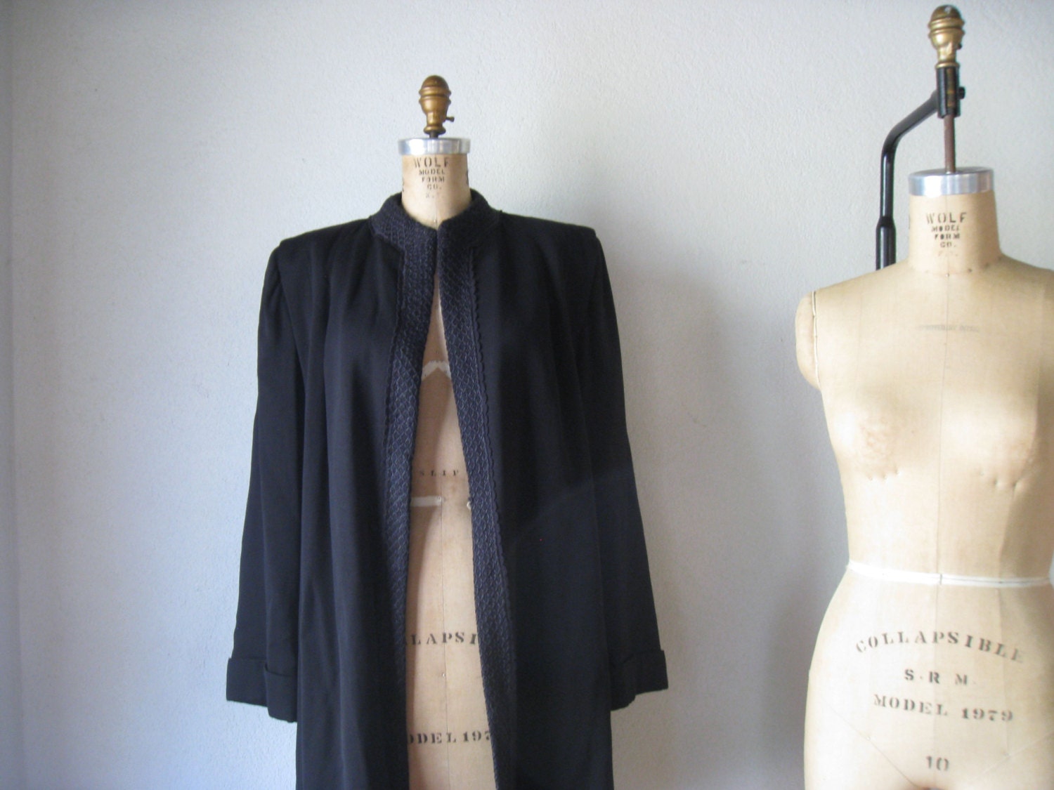 vintage 1930s to 1940s jacket / black wool textured trim broad structured shoulders film noir joan crawford